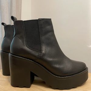 Steve Madden Gretta Black Chelsea Boot Size 7